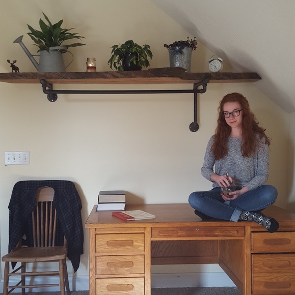 Meet your Posher, Carly - Picture 1 of 1